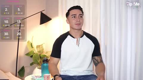 hunk_ryan online show from October 28, 12:06 pm