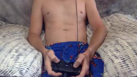 Hunkhog online show from May 2, 12:22 pm