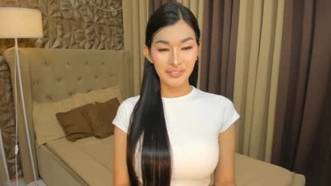 hunkhomerontop online show from November 3, 6:25 am