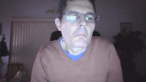 hunkmasclefad458 online show from December 4, 4:15 am