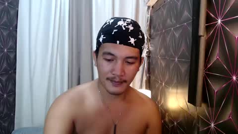 hunkylloyd online show from January 9, 5:34 am