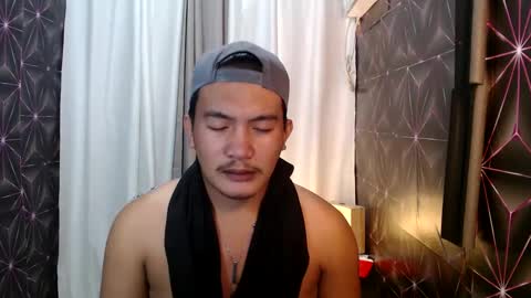 hunkylloyd online show from December 29, 2:42 pm