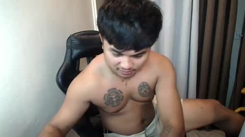 hunkyzeus online show from June 11, 12:32 am