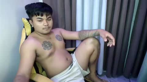 hunkyzeus online show from June 9, 8:41 pm