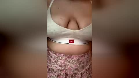 hunnybe33 online show from July 5, 10:06 pm