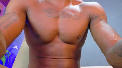 Hunter  online show from November 5, 11:29 pm