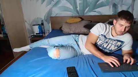 Hunter Bridges online show from October 22, 7:11 am