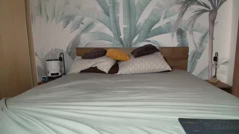 Hunter Bridges online show from September 26, 12:02 pm