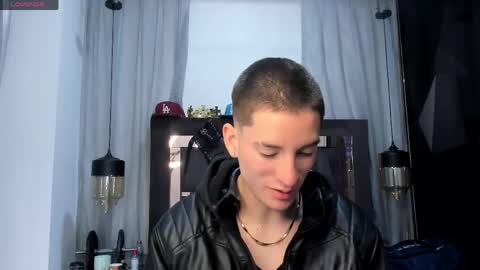 hunterheat_ online show from April 20, 12:19 pm