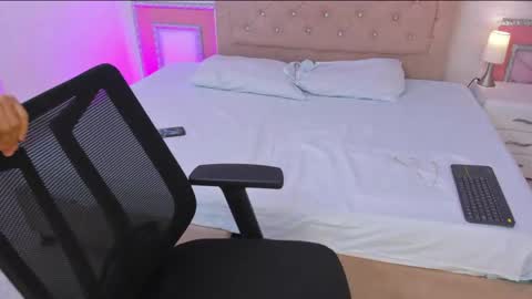 Lucas online show from May 26, 3:12 am