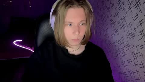 hurtqqq online show from May 22, 6:58 pm
