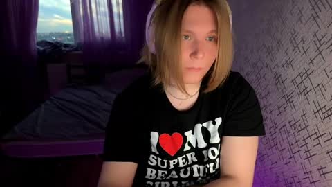 hurtqqq online show from June 2, 5:26 pm