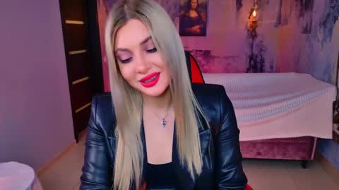 hyileyclark online show from April 9, 1:28 pm