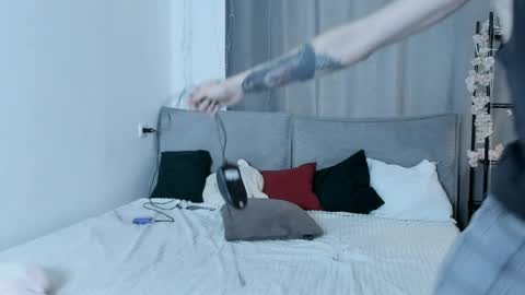 hyper_muse online show from April 2, 1:07 pm