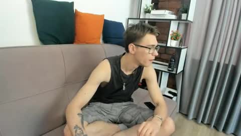 hyper_muse online show from April 13, 12:53 pm