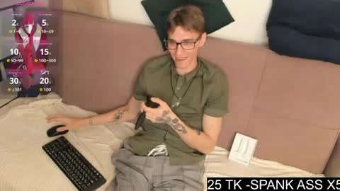 hyper_muse online show from April 18, 2:41 pm