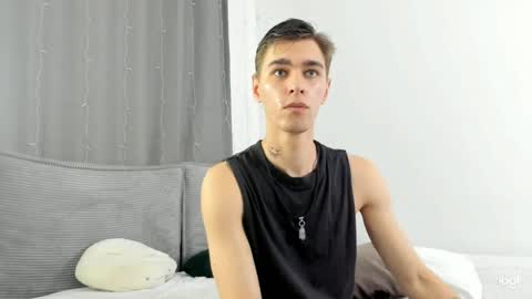 hyper_muse online show from April 10, 1:49 pm