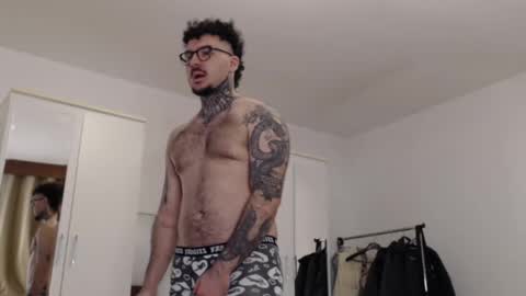 hypersyren online show from December 14, 12:33 pm