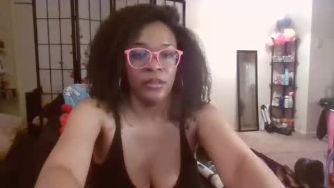  HysteriaHeels  online show from April 19, 1:28 am