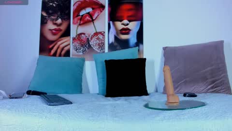 Snapshot of i_am_dolls chatting on October 9, 9:20 pm The Dolls online show from October 9, 9:20 pm