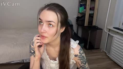 elisabeth online show from September 12, 3:14 pm