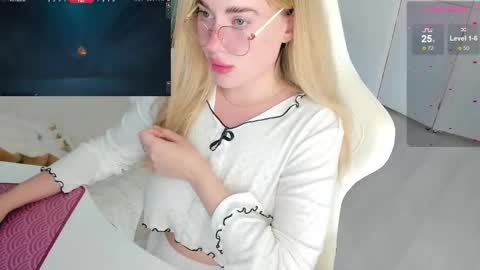 Snapshot of i_want_you_eva chatting on October 10, 3:18 pm HiI am EvaPVT is open online show from October 10, 3:18 pm