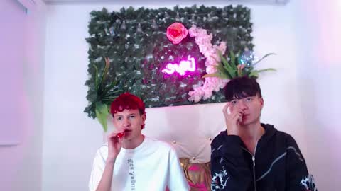 iam_lukas__ online show from November 2, 4:01 am