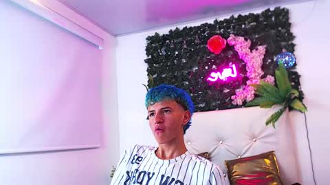 iam_lukas__ online show from October 9, 3:45 am