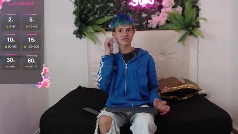 iam_lukas__ online show from October 6, 3:13 am