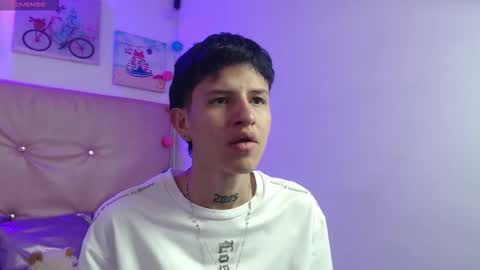 iam_lukas__ online show from December 15, 6:48 pm