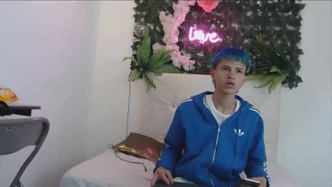 iam_lukas__ online show from September 25, 3:24 am