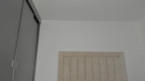 Juliiiiian online show from January 15, 11:30 am