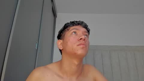 Juliiiiian online show from April 10, 11:48 am