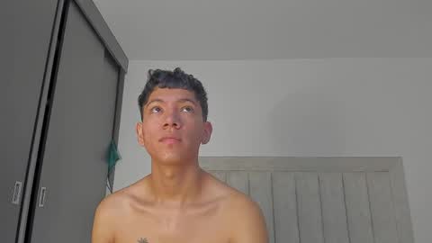 Juliiiiian online show from March 31, 11:10 am