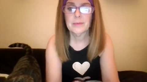 iampoppyy online show from October 24, 12:39 pm