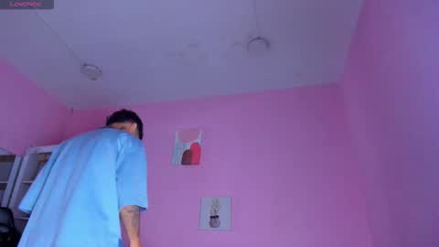 IAN CASTILLO online show from November 10, 11:13 am