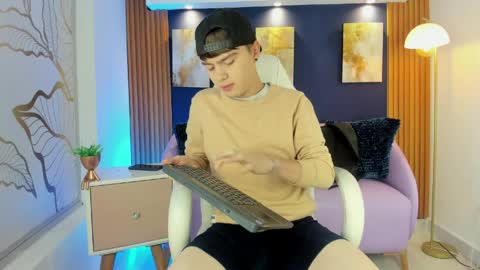 Ian  online show from April 7, 1:02 pm