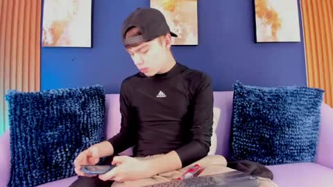 Ian  online show from April 16, 1:00 pm