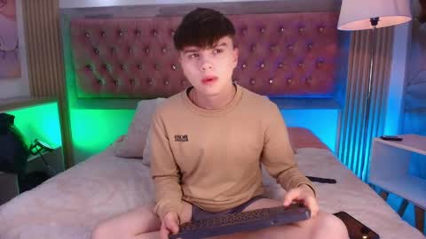 Ian  online show from April 21, 1:18 pm