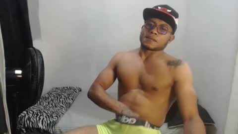 ian_tuner online show from December 2, 3:27 am