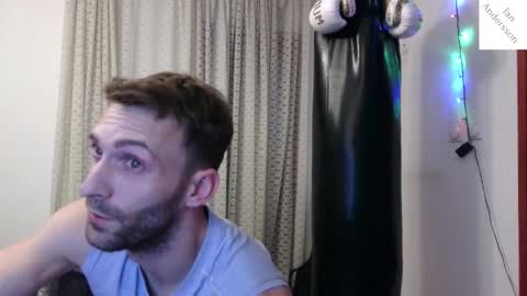 Snapshot of ianandersson27 chatting on December 18, 8:36 pm Ian Andersson online show from December 18, 8:36 pm