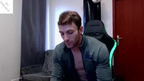 Snapshot of ianandersson27 chatting on February 3, 6:45 am Ian Andersson online show from February 3, 6:45 am