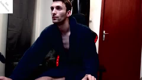 Snapshot of ianandersson27 chatting on January 21, 1:29 am Ian Andersson online show from January 21, 1:29 am