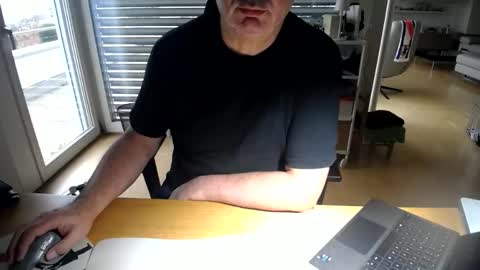 iandy12 online show from November 7, 7:22 am