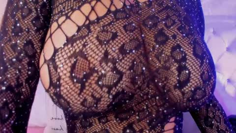 Snapshot of iara_smith_ chatting on September 15, 12:28 pm  iara smith  online show from September 15, 12:28 pm