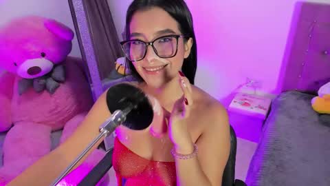 Ibbie Bennett online show from February 14, 4:26 am