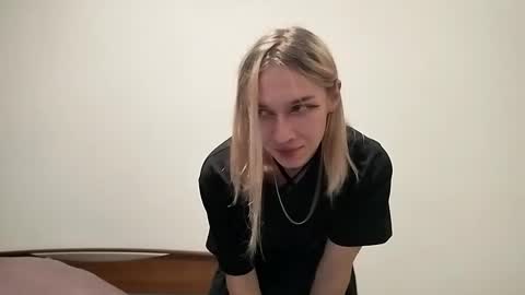 Jade online show from November 5, 5:04 pm