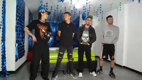 THOMAS AND DAMIAND online show from February 22, 12:40 pm