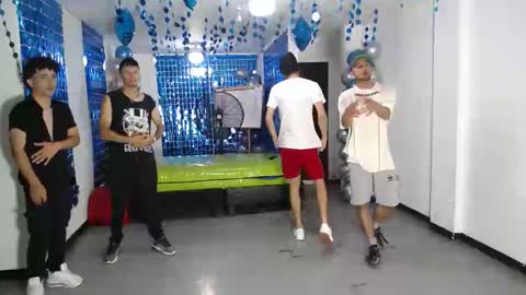 THOMAS AND DAMIAND online show from February 11, 4:13 pm