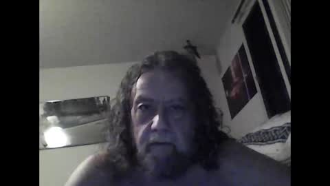 Snapshot of icu2try2xs2 chatting on February 11, 11:20 am icu2try2xs2 online show from February 11, 11:20 am